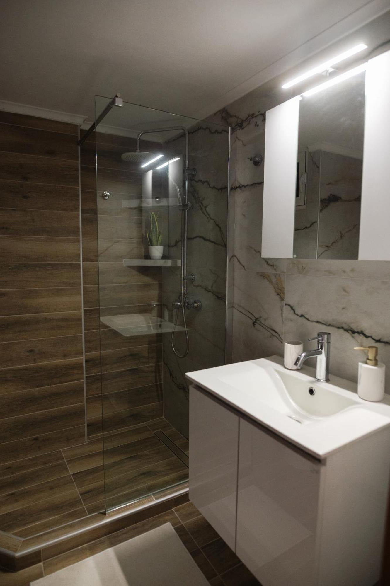 Sapphire Majesty Suite By Heaven'S Hall Luxury Suites อเล็กซานโดรโพลิส ภายนอก รูปภาพ